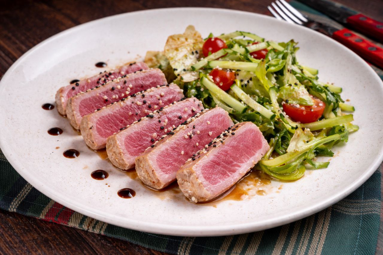 Салат с тунцом