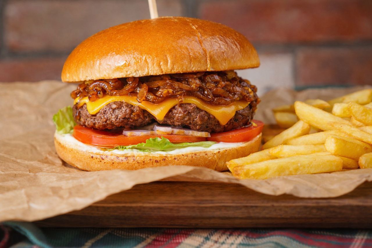 Бургер "Карамельный лук"